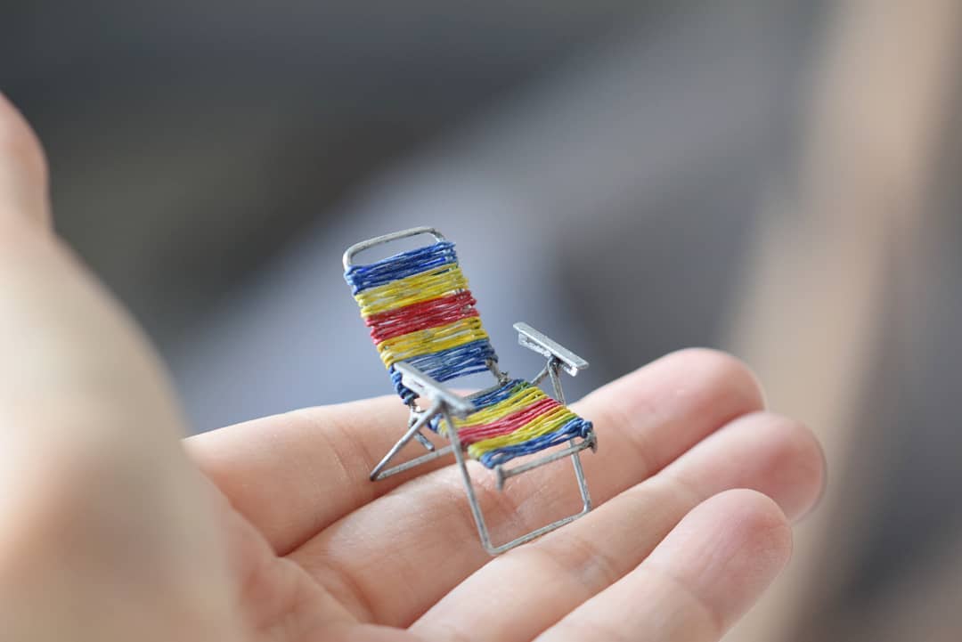 Instagram/picoworm Have a small seat.